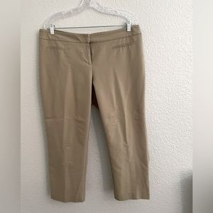 🟢Apt 9 Khaki capri pants 🟢 bundle and save 3 for 20 items designated by 🟢